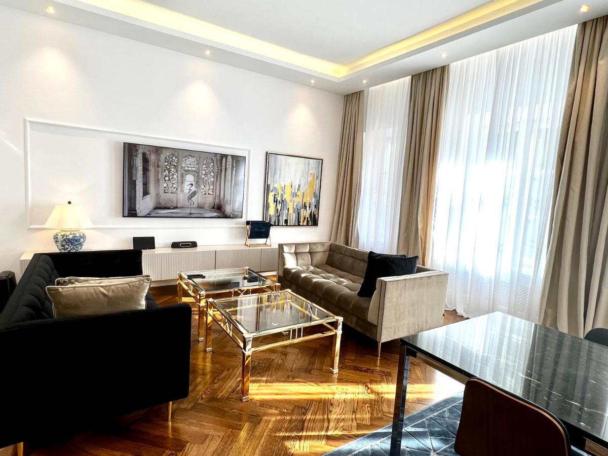 Luxury Apartments Mondrian Market Square III วอร์ซอ ภายนอก รูปภาพ